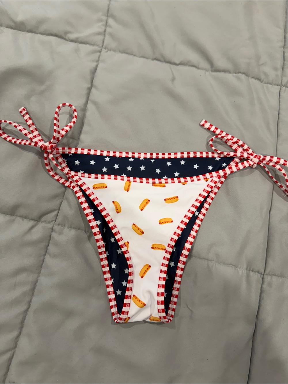 No boundaries size small hot dog/stars bikini reversible